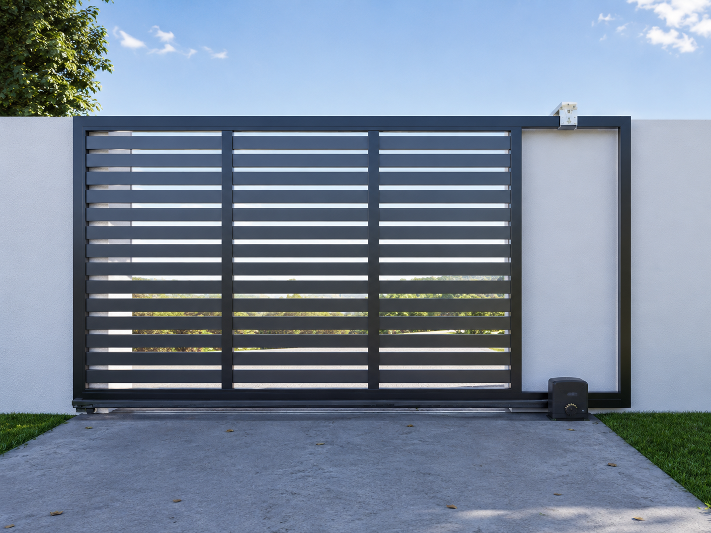 Sliding gate motorised drive and control installation — operational view
